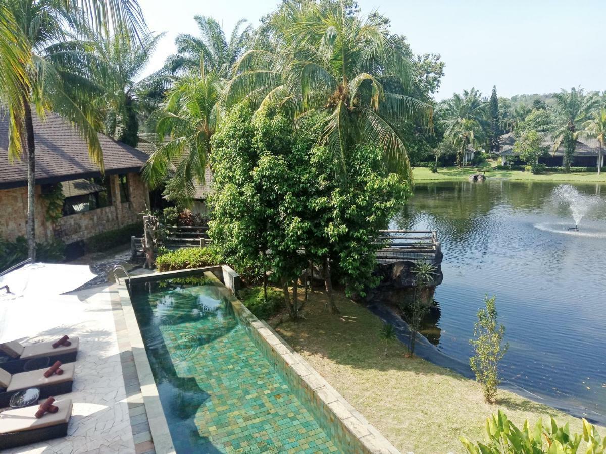 Cyberview Resort & Spa Cyberjaya Bagian luar foto The resort's pool